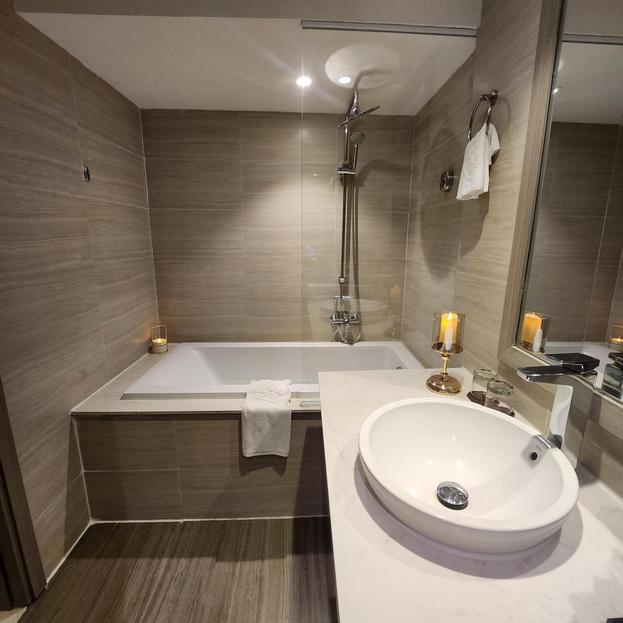 The Mcr Luxury Nha Trang Hotell Exteriör bild