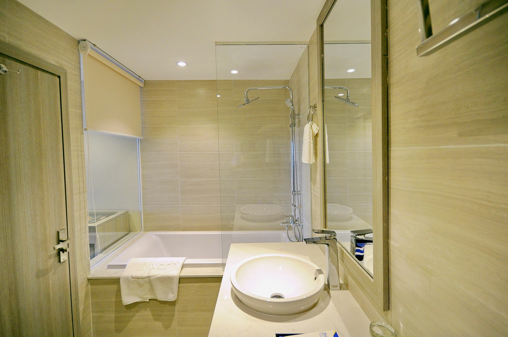 The Mcr Luxury Nha Trang Hotell Exteriör bild